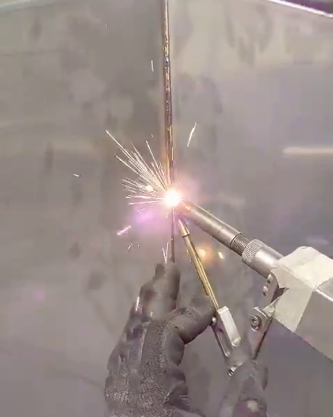 Trabajos de soldadura en Industrias Sanla