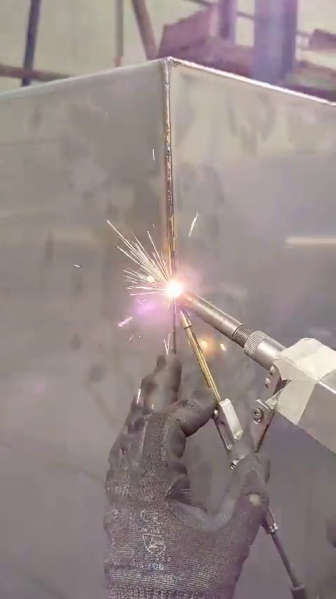 Trabajos de soldadura en Industrias Sanla