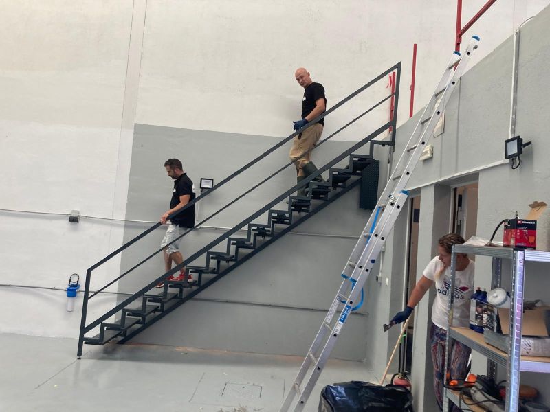 escalera metalica industrial