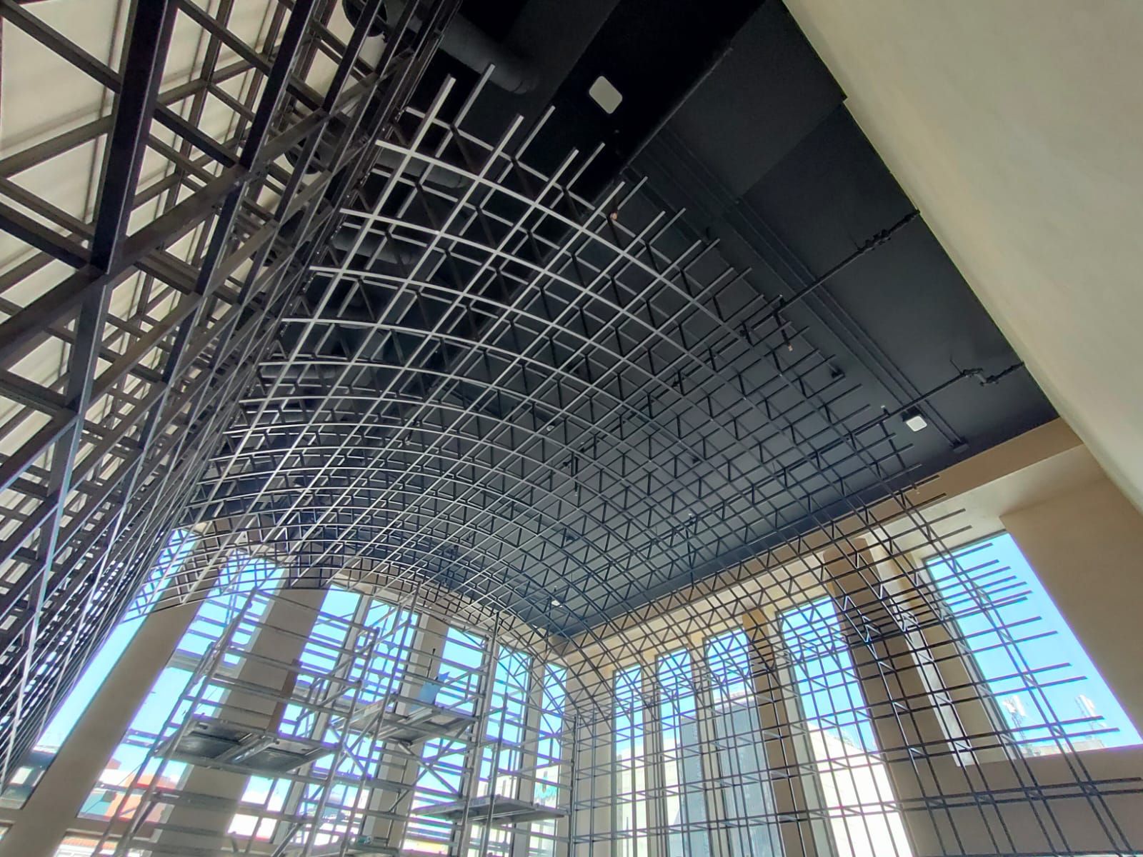 rejilla en tubo para jardín vertical 3