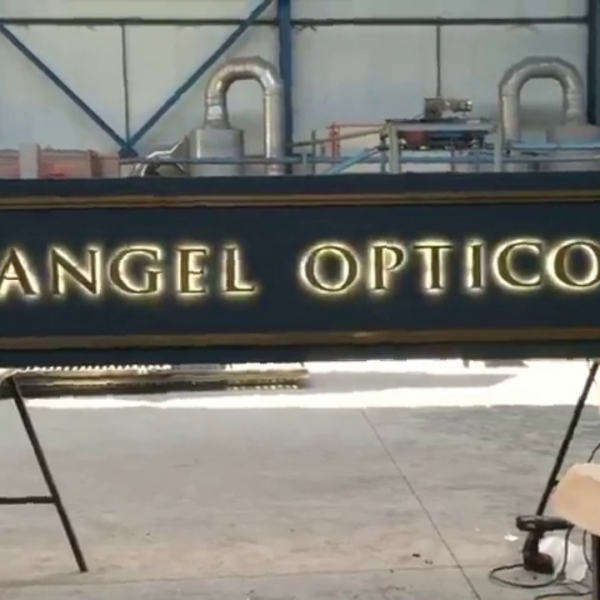 rótulo retroiluminado