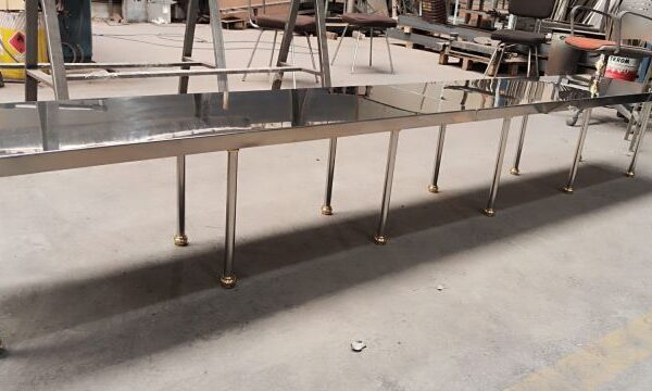 mobiliario de acero inoxidable 1