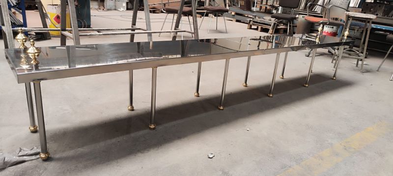 mobiliario de acero inoxidable 1