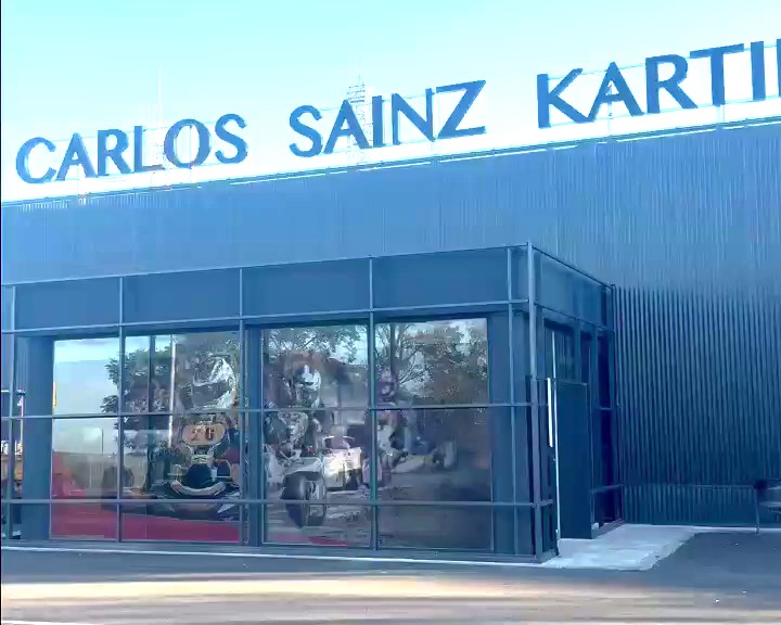 Fachada Carlos Sainz Karting